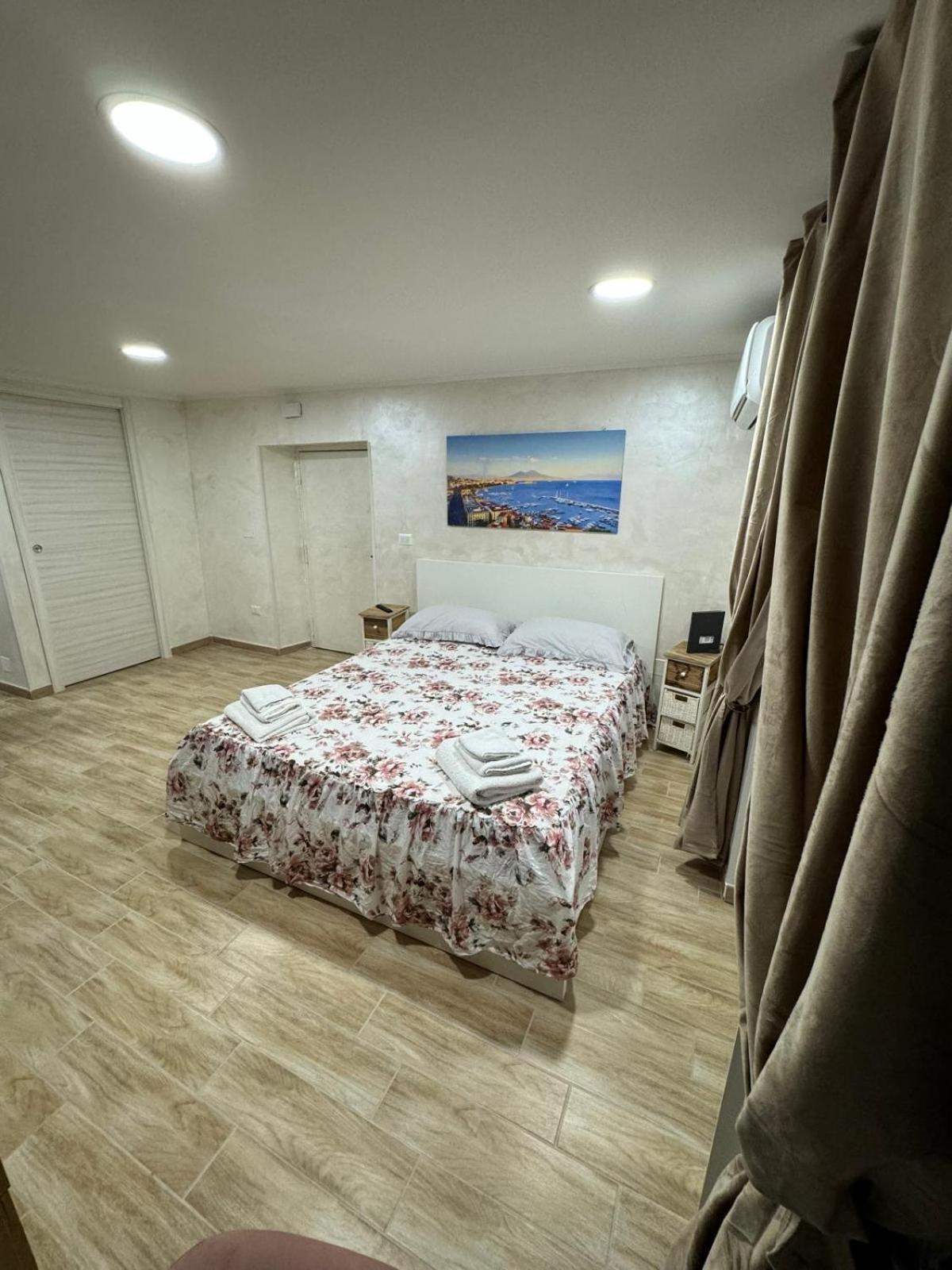 Appartamento Spezzano House Napoli Esterno foto