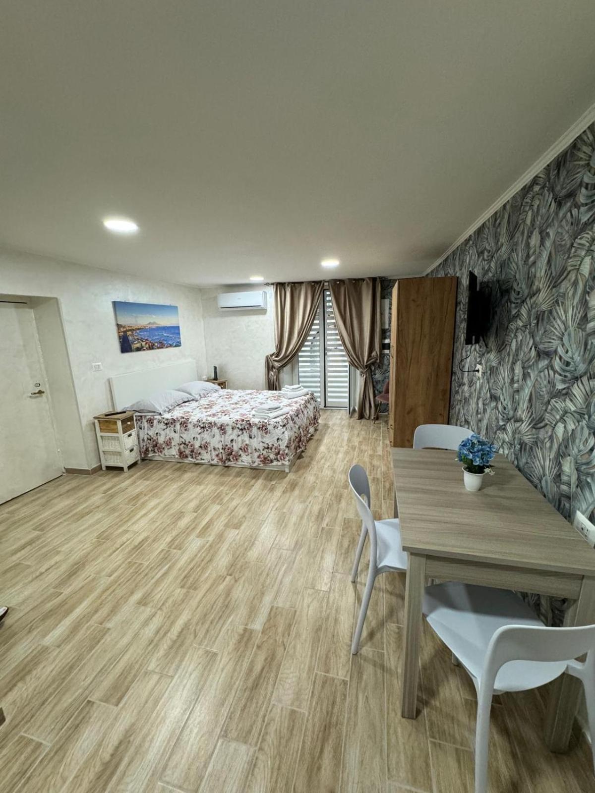 Appartamento Spezzano House Napoli Esterno foto