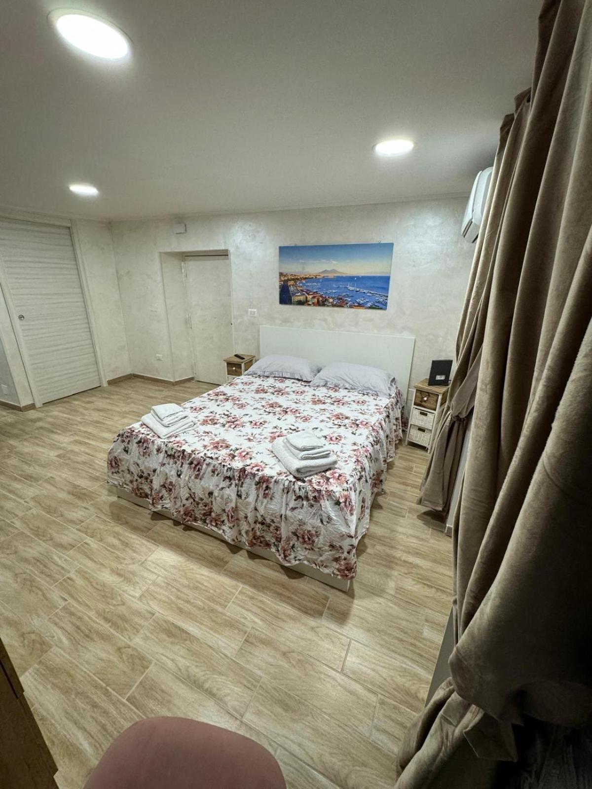 Appartamento Spezzano House Napoli Esterno foto