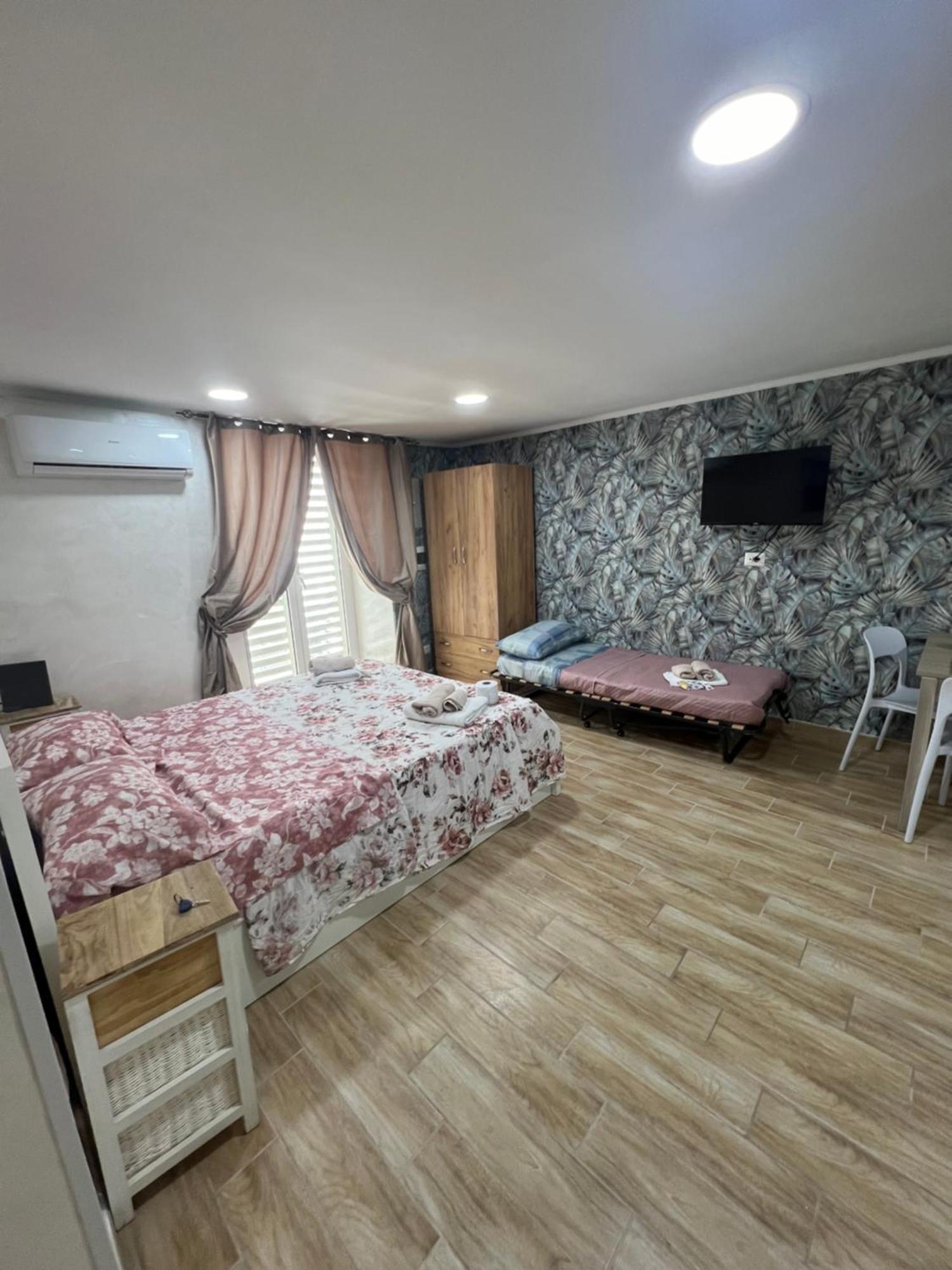Appartamento Spezzano House Napoli Esterno foto